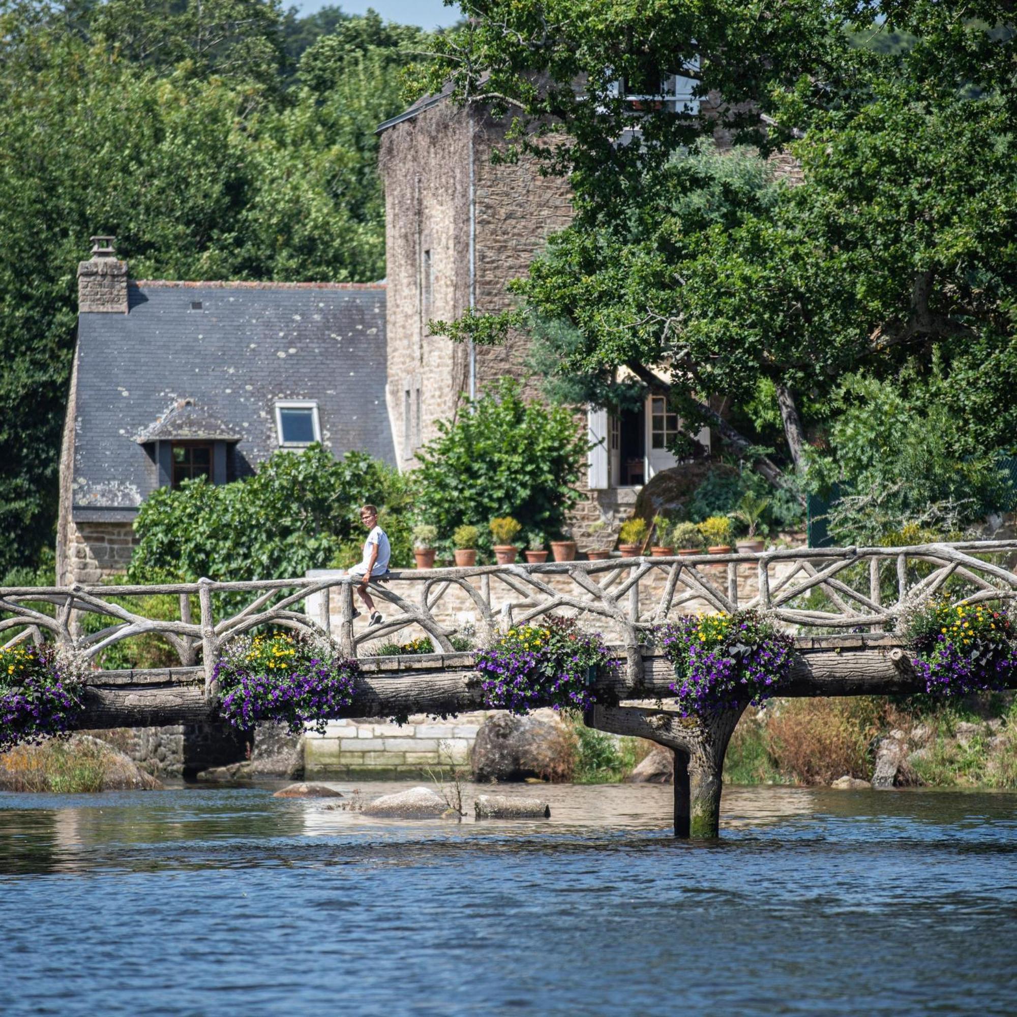 Logis Hotel Et Restaurant La Pension Du Moulin Pont-Aven Exteriör bild